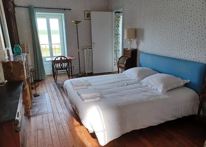 Manoir 19e Vallee Chevreuse, 30km De Paris Le Mesnil-Saint-Denis